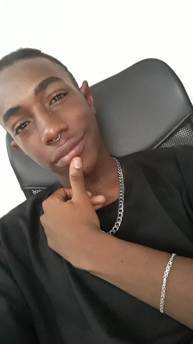 Online now 😼😏 https://t.co/olFVorHhc9