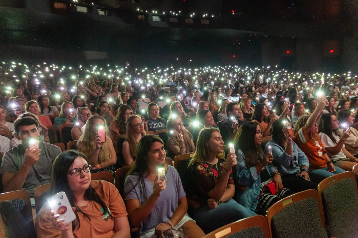 UTAustin's tweet photo. The new Kendra Scott Women’s Entrepreneurial Leadership Institute will strengthen the next generation of courageous, creative female leaders who will change the world

Learn more: https://t.co/18Gnv7qUZw #WhatStartsHere 🌎 https://t.co/GEiQlASwxs