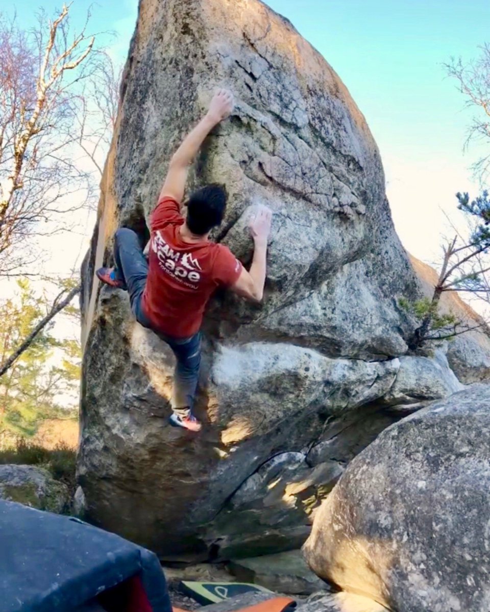 SCape77300's tweet photo. Le grés de Fontainebleau…😃💪
PICTURE ORGANIC CLOTHING 
Fontainebleau 
-
-
-
-
#scapefontainebleau#teamscapefontainebleau#fontainebleau#font#bleau#bouldering#pictures_of_climbing#climbing#climbingshop#scarpafrance#lasportiva#madrock#unparrallel#ocun#moon#blackdiamond https://t.co/7hVtiz7ls6