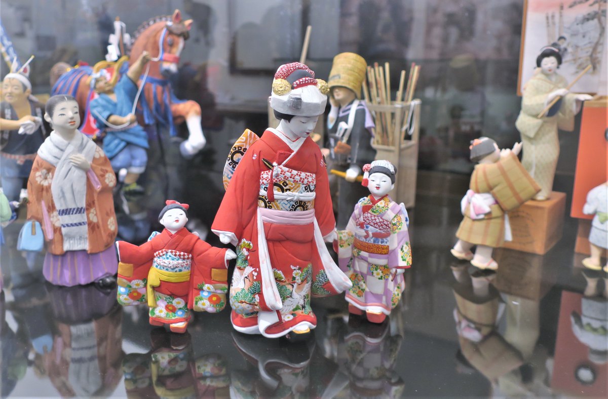 Tokyonobo's tweet image. A Hakata doll (Hakata ningyo) is a traditional Japanese clay doll, originally from the city of Fukuoka, part of which was previously named Hakata. The dolls are one of Japan’s most famous traditional arts. Took these photos at HAKATA TRADITIONAL CRAFT AND DESIGN MUSEUM. #博多人形