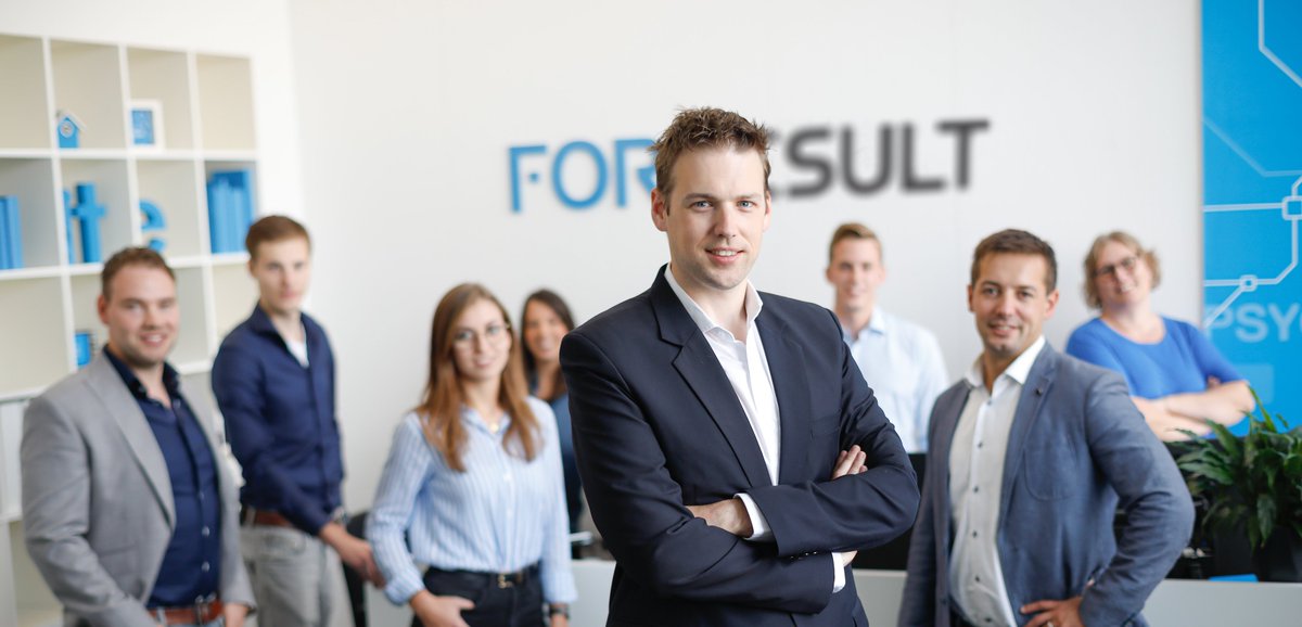 forresult's tweet image. Ik heb een team van online-marketeers achter me. Wil je ook zo'n team? Check forresult.nl voor een team dat jouw bedrijf écht verder helpt!