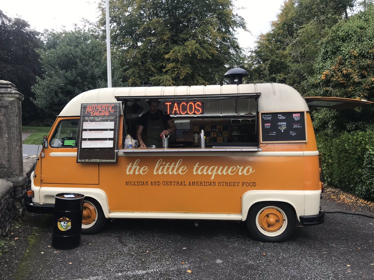 StrideTreglown's tweet photo. 🌮Service! 🧀 incredible food is on its way @littletaquero, @Alp_Mac, @TheFoddervan and @TheIceCreamBox 🍦#PromHouseParty https://t.co/9ncOLlfSPU