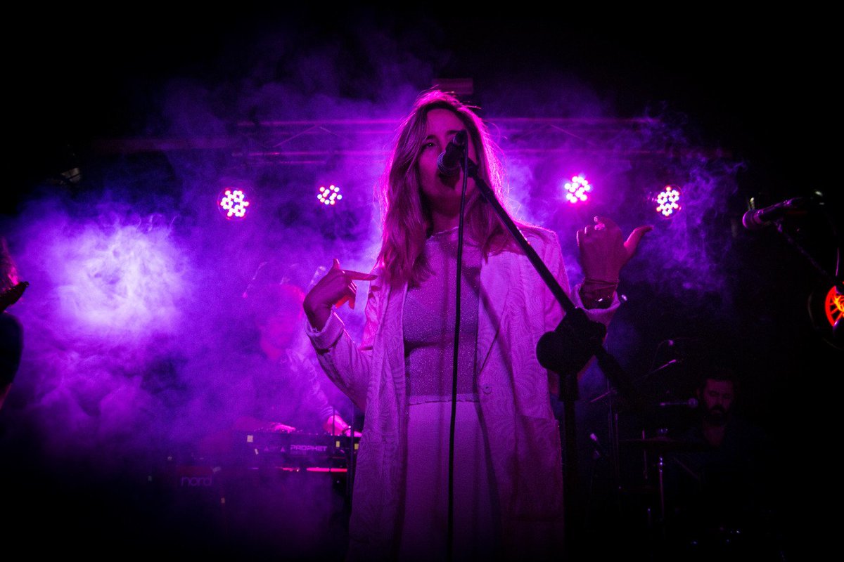 SegundoPremio_'s tweet photo. Hace algo más de un año que vimos a @PennyNecklace sobre el escenario del @MobyDickClub, aunque el sábado 28 de septiembre podremos volver a disfrutar de su directo con ocasión del festival @Altruritmo 
Así fue el concierto de Penny Necklace &amp; Friends: https://t.co/eUypm6V4zX https://t.co/ykZIvSQ74A