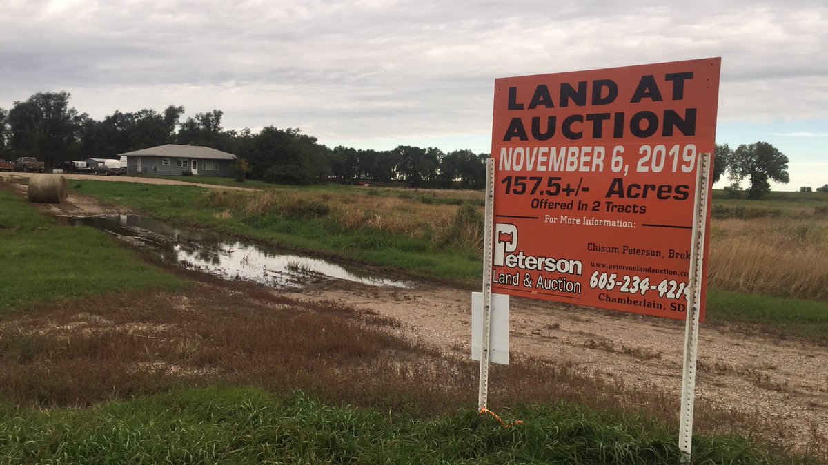 PLAuction's tweet photo. Nice, cool morning for putting some signs up!  All the details at https://t.co/H0DLCctiOJ.
#MinesLandAuction #BruleCountySD #AwesomeLocation https://t.co/KhG84Ln404
