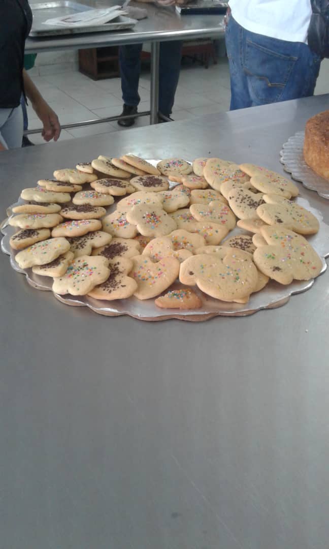 #19Sept Compartir de saberes de la participante Dalia Rivero de la formacion de Elaboración de Tortas dictado por la MTP Mireya Campos en el <a href="/CFS_SimonR/">CFS Simón Rodríguez</a> 
<a href="/WuikelmanAngelP/">Wuikelman Angel P.</a>