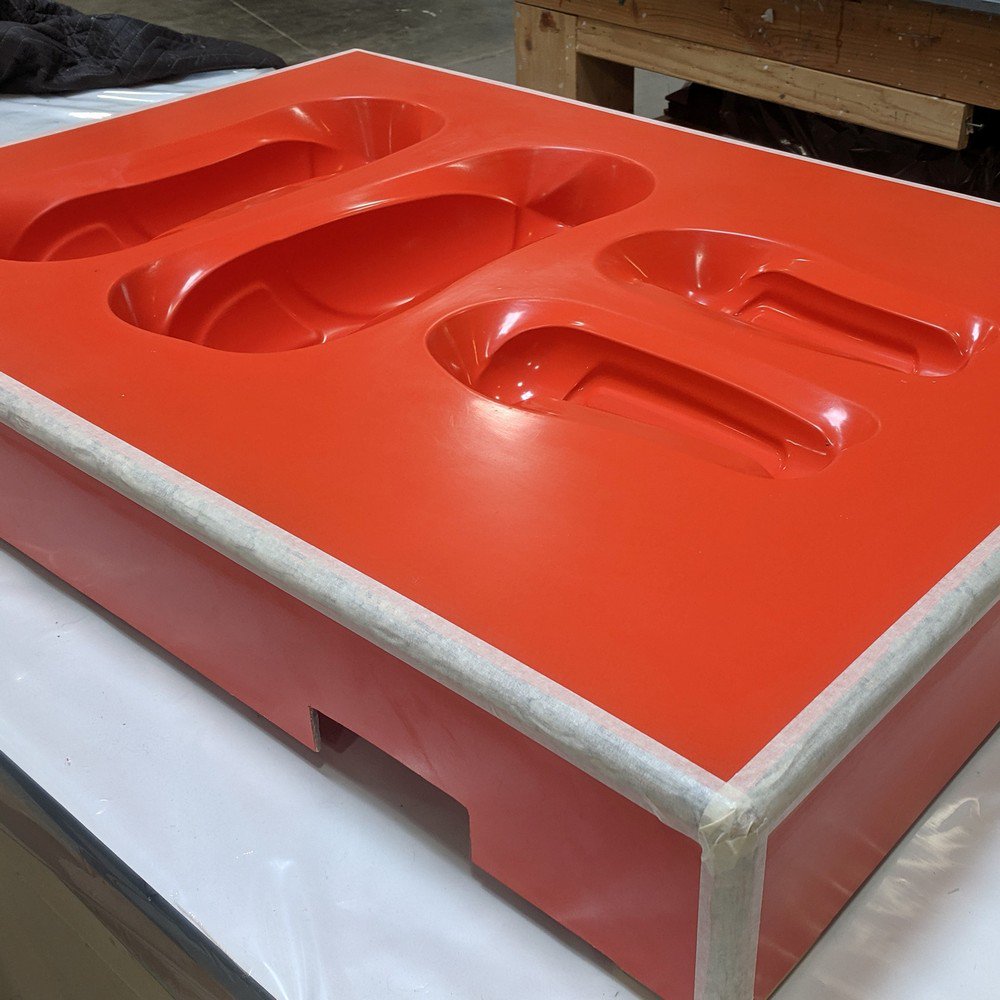 CommonFibers's tweet photo. Nothing quite as nice as a fresh buffed mold! 
.
#carbonfiber #custom #madeinamerica #carbon #fiber #mold #fabrication #carbonfiberparts #lifeiscarbonbased #madeinseattle https://t.co/7RfeetDyvQ
