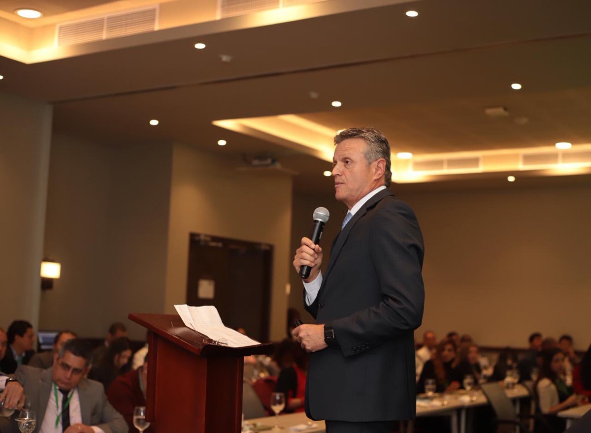 FondoSoldicom's tweet photo. #IIForoSoldicom Conferencia: La visión de la distribución minorista de combustibles para lograr la sostenibilidad y la suficiencia financiera del sector en el país, a cargo de Luis Emilio Sierra, vocero de @fendinaloficial https://t.co/c29TksYreO