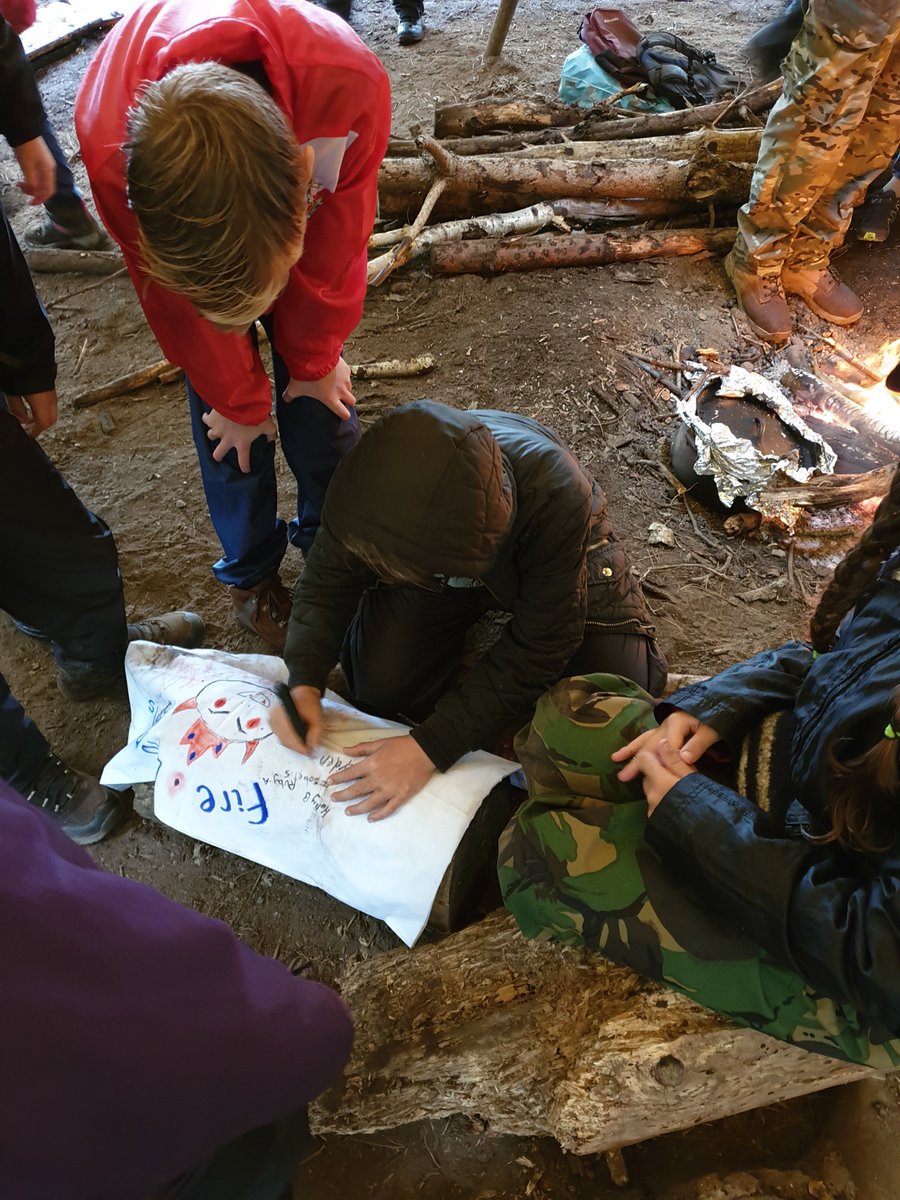 WhittingtonSch's tweet photo. We're working on our tribe flags now #FireDemons #FireLarks #DiscoGerald https://t.co/M8EO9YL2RF