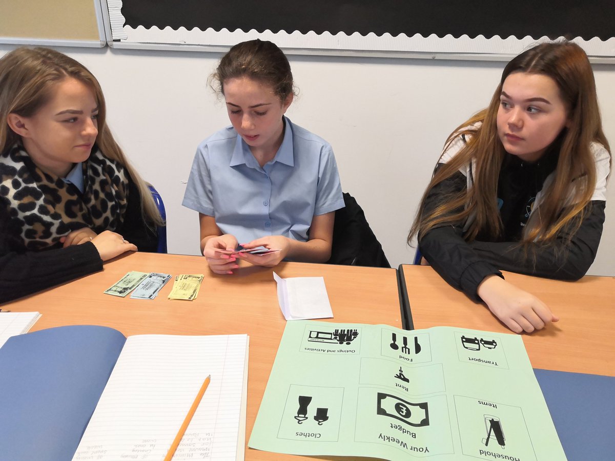 RacShe1001's tweet photo. This morning the S2s understood life on the poverty line by doing the weekly budget for a family of 4. Many found it hard to make sacrifices @GracemountHigh @globalgoals https://t.co/vbi9h3LeCJ