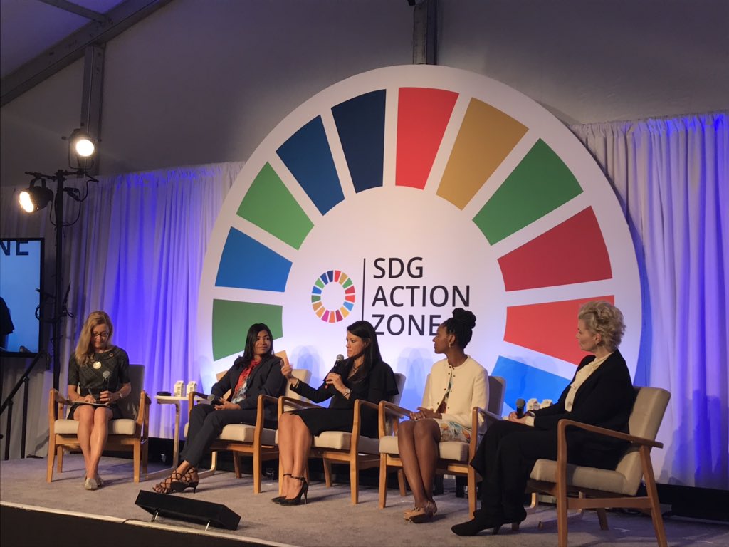 CLGFSG_LSLACK's tweet photo. Session on women in leadership - are we setting the bar too low by continuing to talk about 30% and not 50%? Accelerating process is key at all levels @CLGF_News @CPA_Secretariat https://t.co/kK5a24w71V
