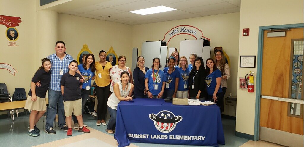 #FLDadsAtSchool <a href="/sunsetlakeselem/">Sunset Lakes Elem</a>   <a href="/browardschools/">Broward County Public Schools</a> Thank you PTSA for your time and treats!