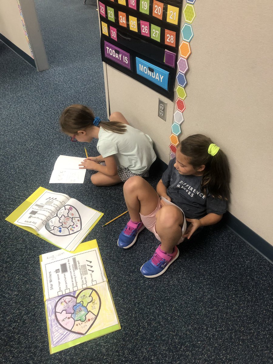 MrsMiksch23's tweet photo. Using partners to help us edit our writing! We 🧡 helping our classmates with their writing! https://t.co/hQVGBDQlWl