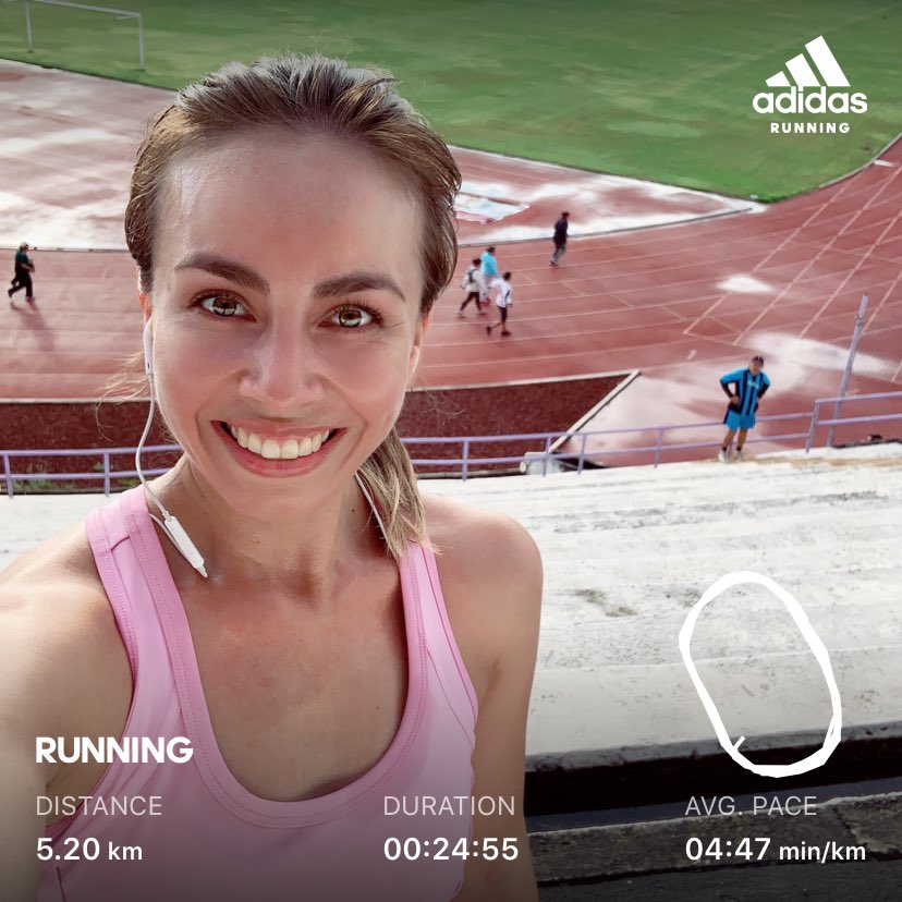gabriela_g3's tweet photo. Fresca y greñuda como una lechuga 😅 ... 🏃🏼‍♀️#Running #ARunning https://t.co/b3OSS29TP2