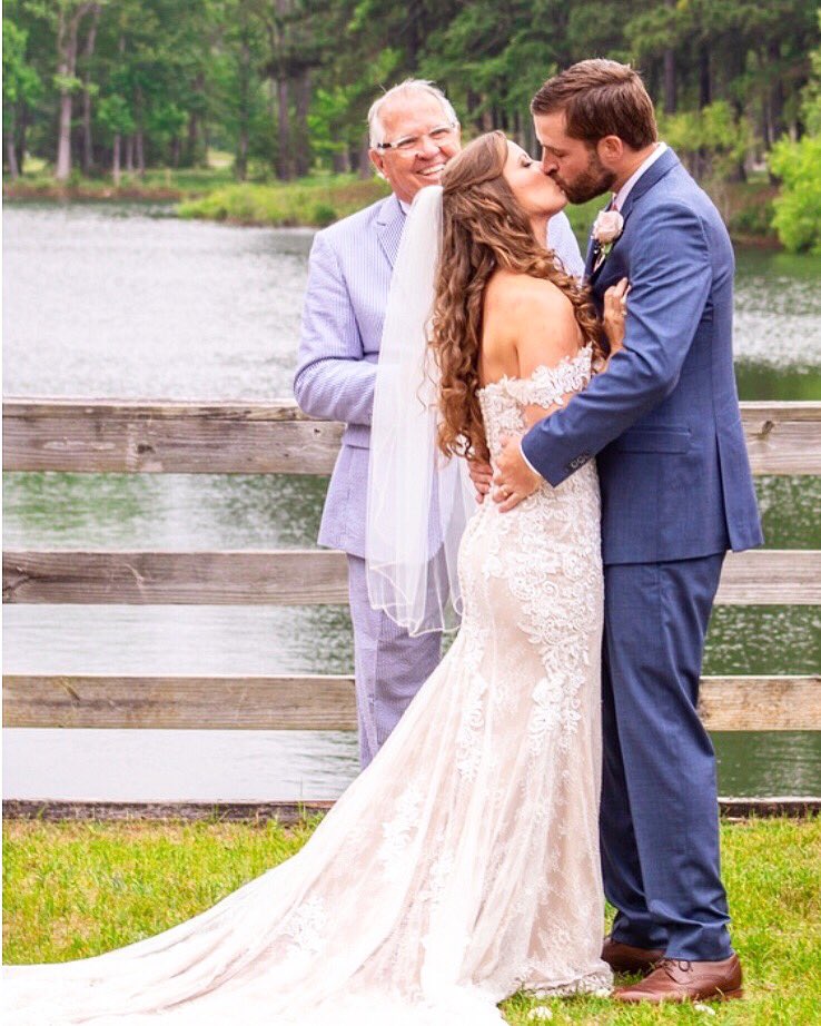 You may kiss the bride!! 💕

#trustpinnacle #charlestonweddingphotographer #pepperplantation #pepperplantationwedding #plantationwedding #downtheaisle #firstkiss #husbandandwife #explorecharleston #charlestonwedding