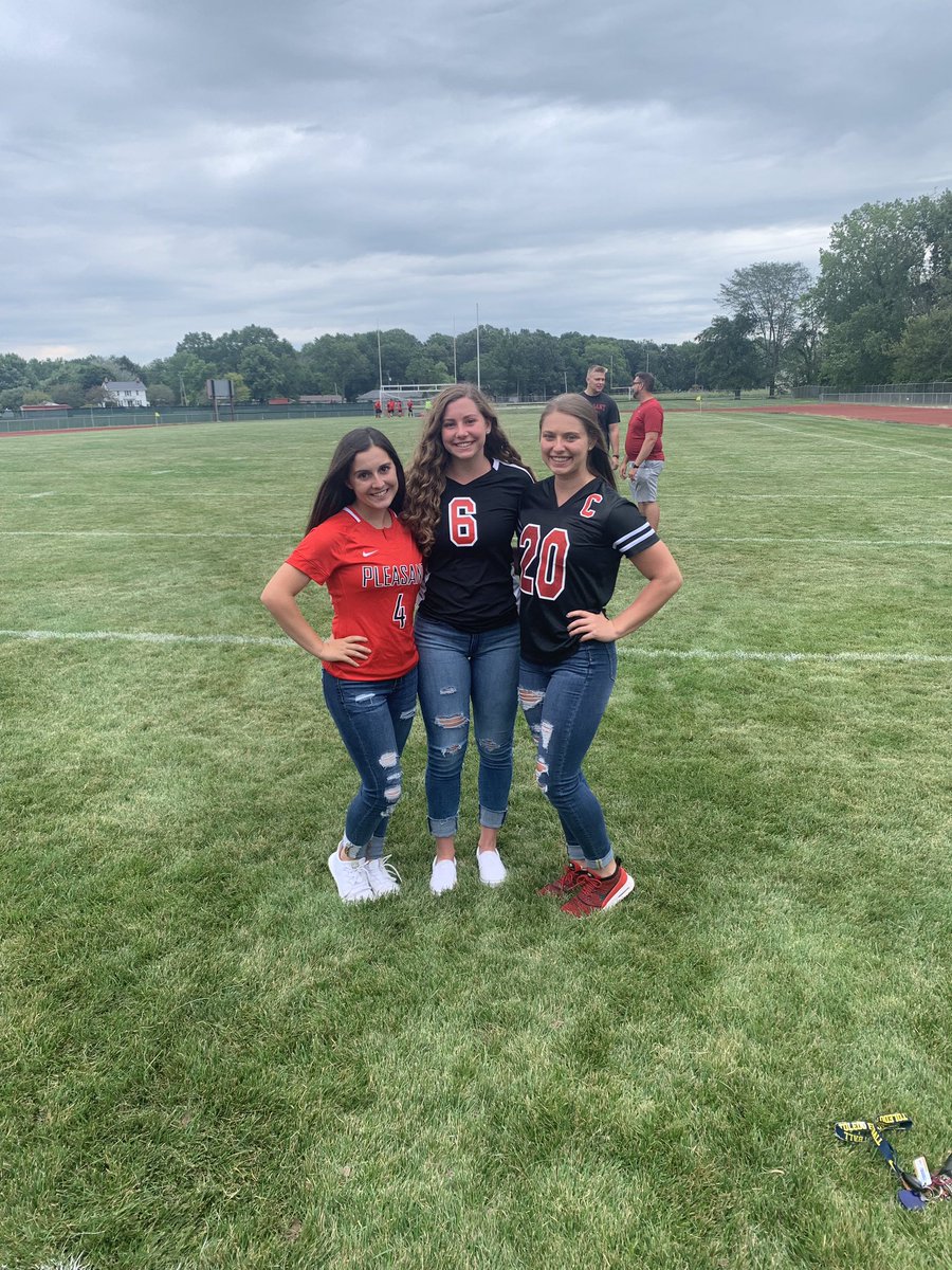 KaycieStark's tweet photo. Happy 18th bday bridge!! I hope you have the best day ever🤩 love you💓💓 https://t.co/6PKd6EAnJu