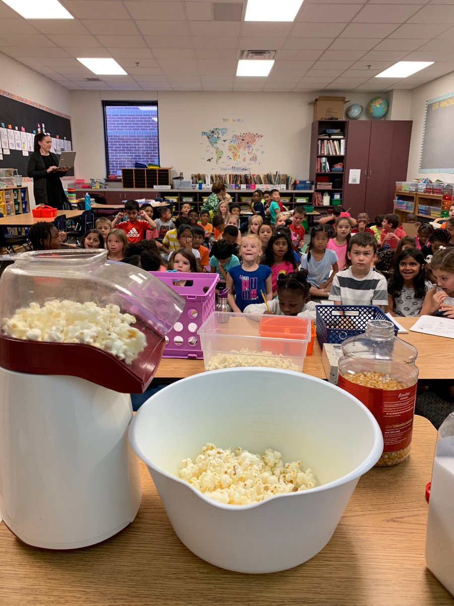 rlcramer19's tweet photo. We are making popcorn in first grade to learn more about thermal energy! ⁦@ElliottLearners⁩ https://t.co/m2mUPApnIN