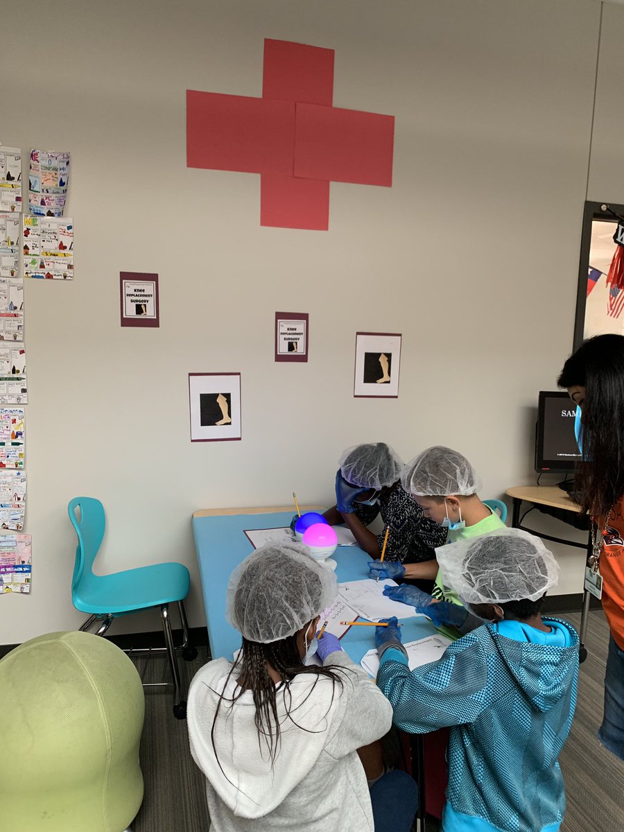 HighsmithEdu's tweet photo. Our 5th grade doctors are performing Order of Operations surgery today. @EspinozaKrystal @Vazquezclass @mwhit10812 https://t.co/B6IxuWD53M