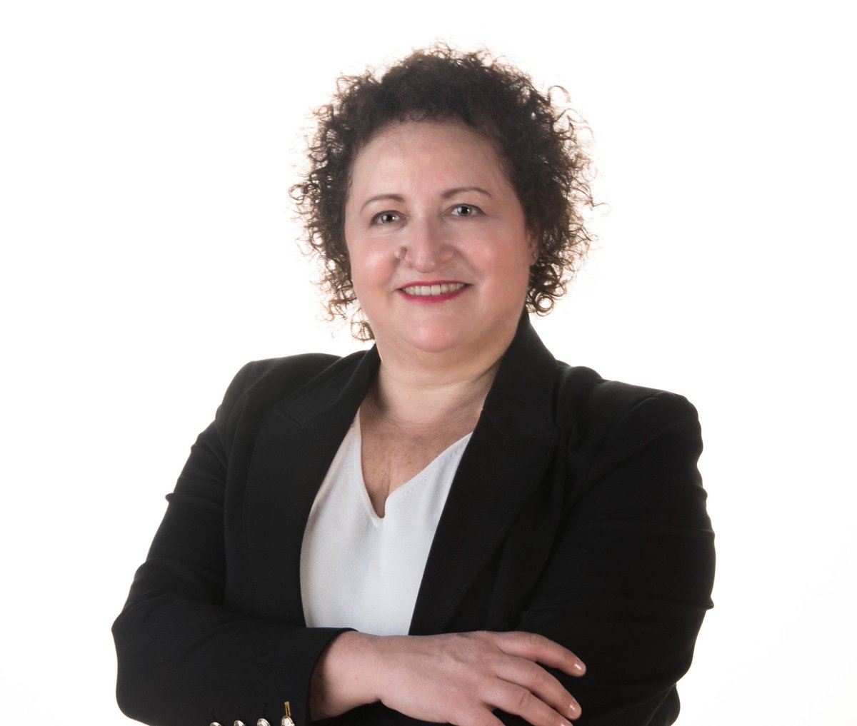 Pour accompagner la structuration de notre groupe, nous sommes heureux d'accueillir notre nouvelle Directrice financière Liliane BRONSTEIN ! Et notre #Codir s'enrichit d'une femme... Chez nous #parité et #diversité ne sont pas de vains mots ;)  silamir.com/featured_item/…