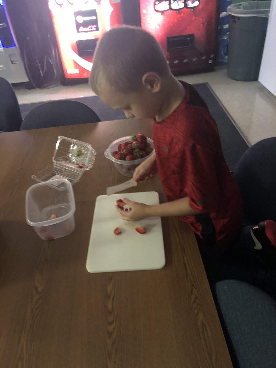 MissFeind's tweet photo. Extending trust to our students today as they make strawberry jam! #7HillsLEADS #Science #SafetyFirst @7HillsNISD https://t.co/UEmfa2zES5