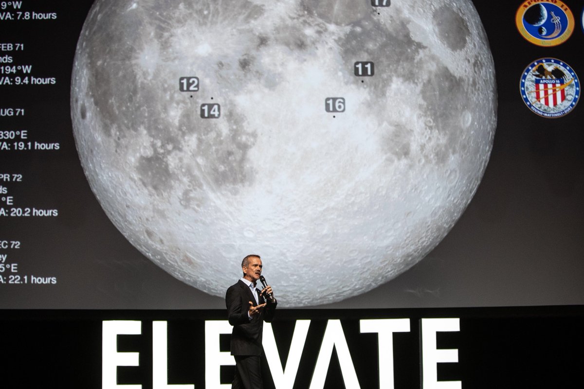 StaffyApp's tweet photo. Check out Chris Hadfield (@colchrishadfield) speaking @elevatetechfest (๐ท)!! #ProudSponsor #ElevateTechFest #TorontoEvents #TechLife #Tech #Restaurants #Hospitality #HospitalityLife #ChefLife #RestaurantLife #Events #StartupLife #Staffy #Catering #StaffyApp #StaffOnDemand # ... https://t.co/50P1ZpBPv6