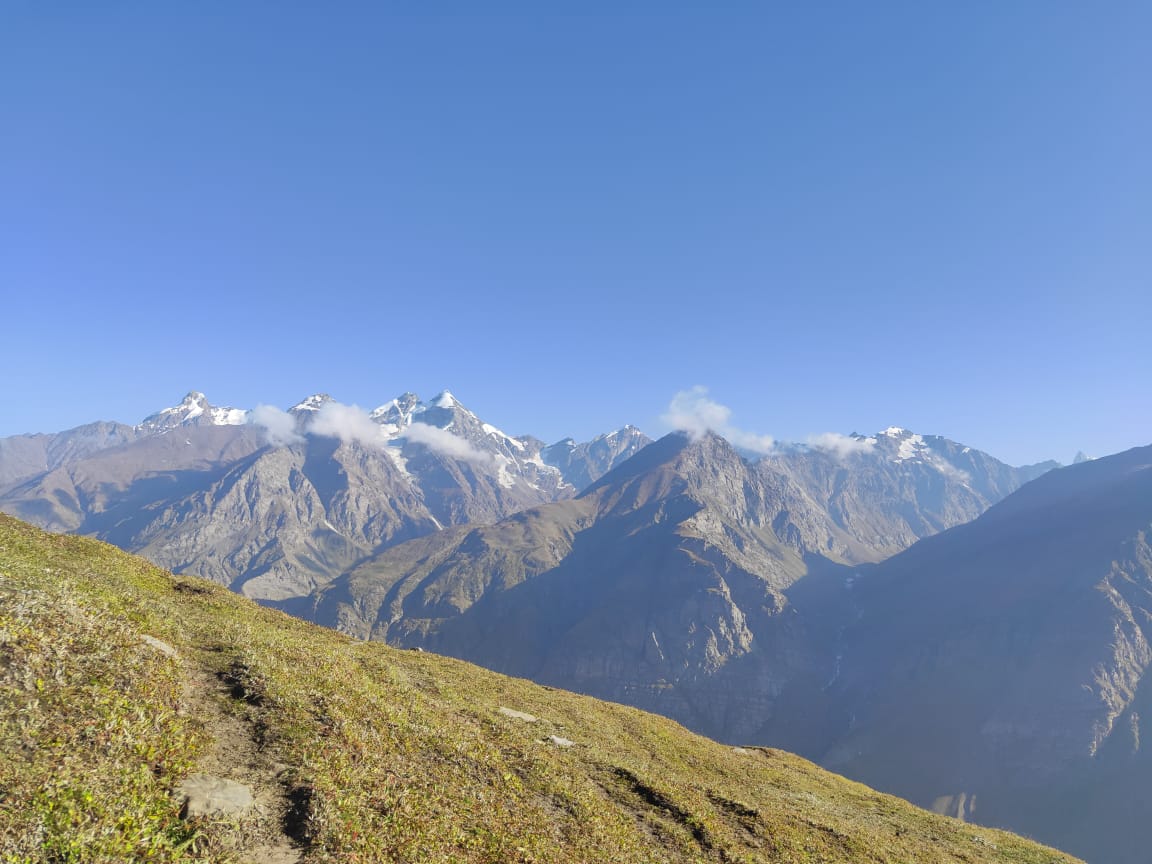 Campinginmalana's tweet photo. Life is either a daring adventure or nothing at all.
#Rohtangpass
#royalhimalayanadventure #rohtangtravel #exploringtheglobe #himachal_diaries #Manali #rohtang #travelseeker #explore #holiday #trakking #camping #royalhimalayanhuts #triptokasol #triptomanali https://t.co/JkCglQXAqW