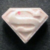 BunkBot's tweet photo. https://t.co/DdlHTFoh21 - SAN ANTONIO, TX - PINK SUPERMAN - MDMA - CAFFEINE, METHAMPHETAMINE, METHYLSULFONYLMETHANE
Description:
Shield-shaped light pink Superman tablet, break on back.
https://t.co/y4hdnp32LN
#bunkbot @BunkPolice @Dancesafe #testit #sanantonio #texas #mdma https://t.co/cHhPNgTmI9