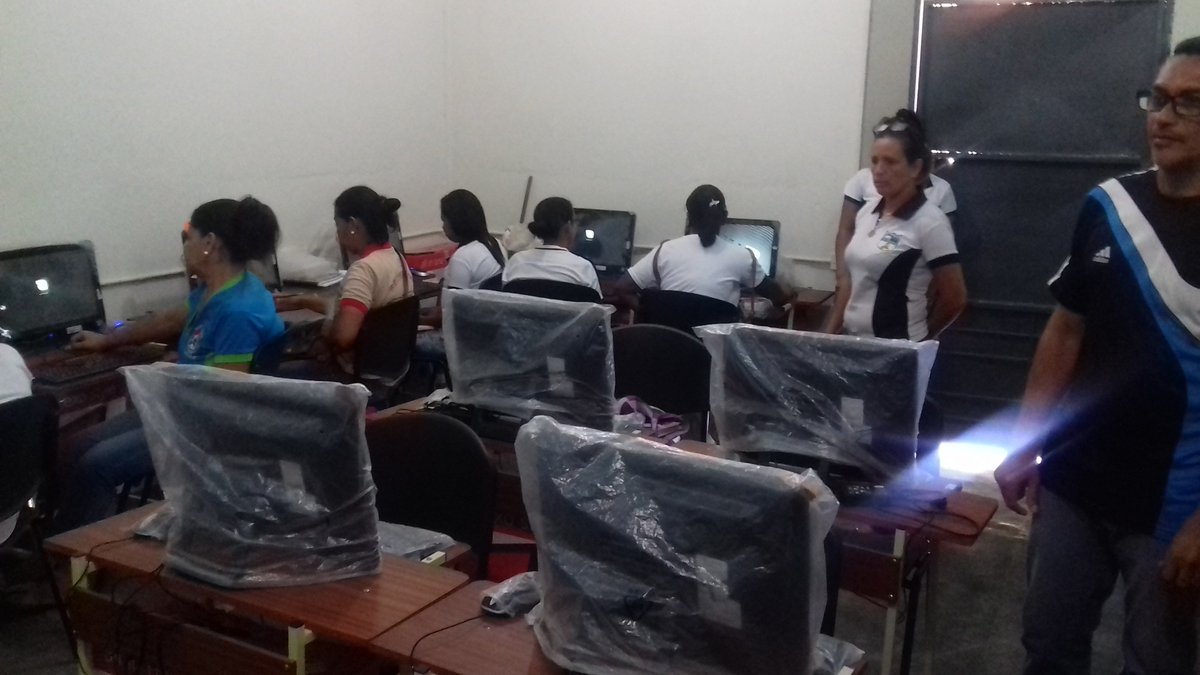cbitSanFco's tweet photo. Taller de capacitación docente CBIT SAN FRANCISCO Marigüitar Municipio Bolívar del Estado Sucre @cbitsucre @LuisCbit @cbitsucre @cbitsucresanton https://t.co/fu8GsTjRfF