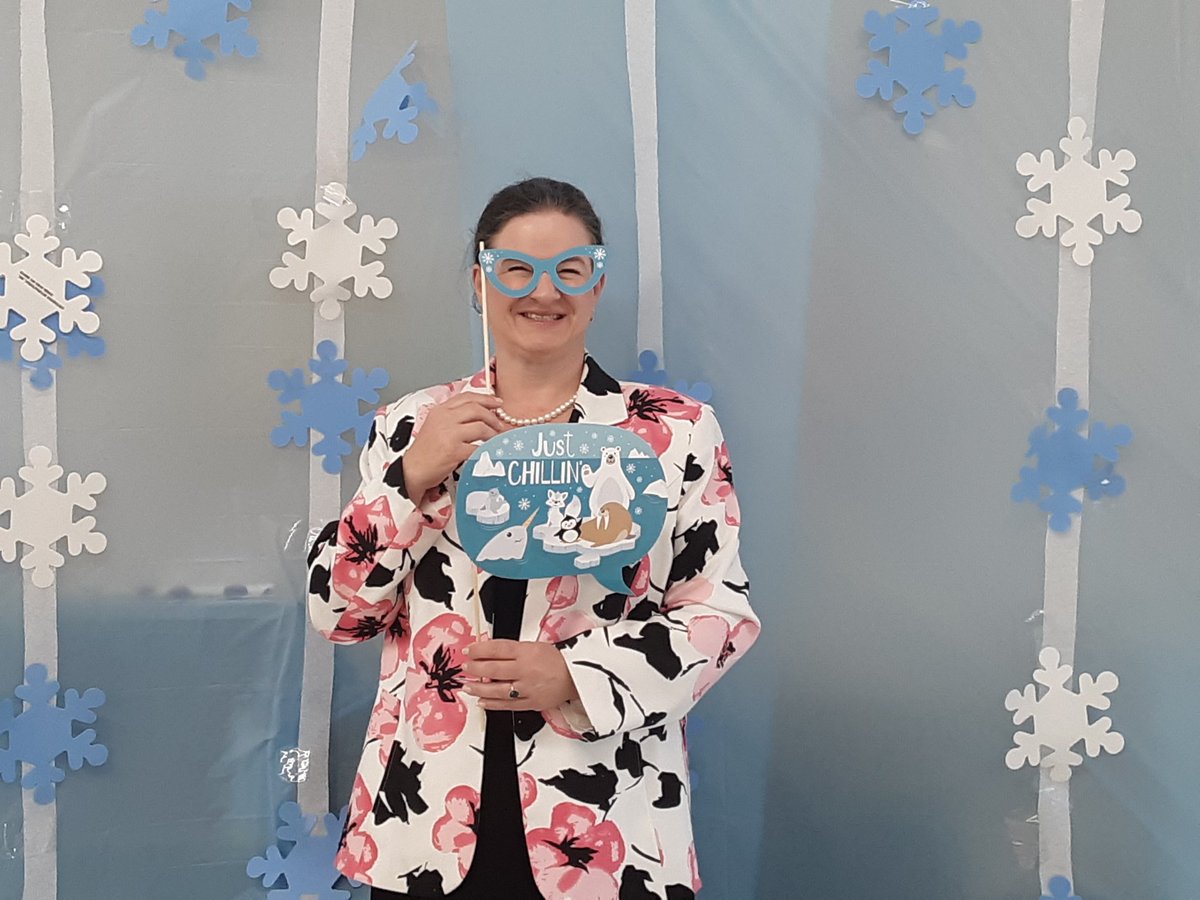quickerica1's tweet photo. Loving the support of Central Office (Dr. Friedrich) and Ms. T (UES Art)
Come and check out our Arctic Book Fair! Remember that we have Family Night tomorrow, Thursday, September 26 from 3pm to 5pm.
@Principal0915 
@UpchurchElemen1 https://t.co/TWb1w6LVVX