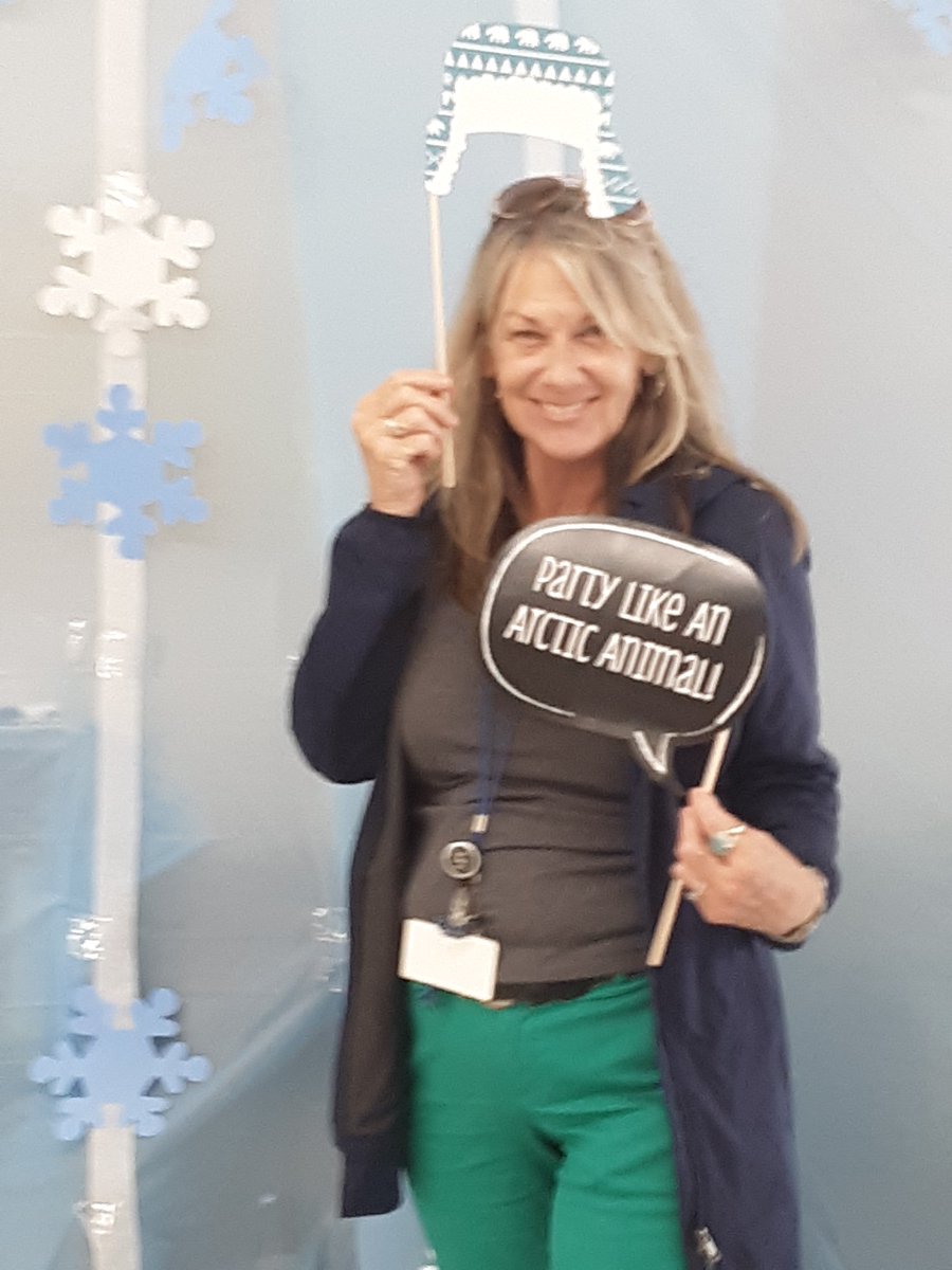 quickerica1's tweet photo. Loving the support of Central Office (Dr. Friedrich) and Ms. T (UES Art)
Come and check out our Arctic Book Fair! Remember that we have Family Night tomorrow, Thursday, September 26 from 3pm to 5pm.
@Principal0915 
@UpchurchElemen1 https://t.co/TWb1w6LVVX