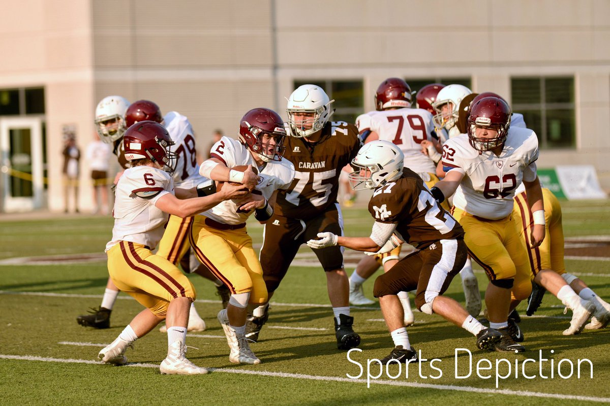 SDepiction's tweet photo. .@LoyolaAcademy @NimesheimQuinn has proven to be an incredible QB for LA Sophπ in 2019. His ability to pass, throw, hand off & run has put LA at 4-0 so far! Quinn is a Leader. @_ed41 @dannycollins24 @WillLiving1 @mikehough22 @mikehough22 @mikeyregan22 #FutureLAVarsity https://t.co/OXR05ZrJxj