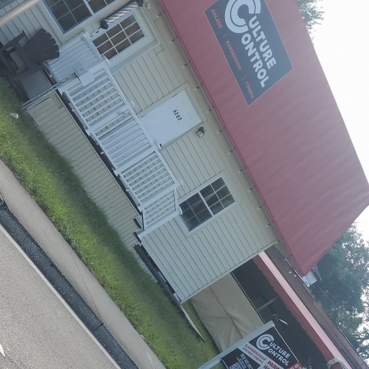 Kristhebarber82's tweet photo. 💈HEADQUARTERS💈 Click the link in my bio to see location, portfolio, reviews, services and availability. ➡️ #Booksy #TruBarber #TheBarberCartel #TampaBarbers #TampaBayBuccaneers #TampaBayLightning #FloridaBarber #Kris_the_barber_813 #CultureControl https://t.co/EDJqJ9Yao2