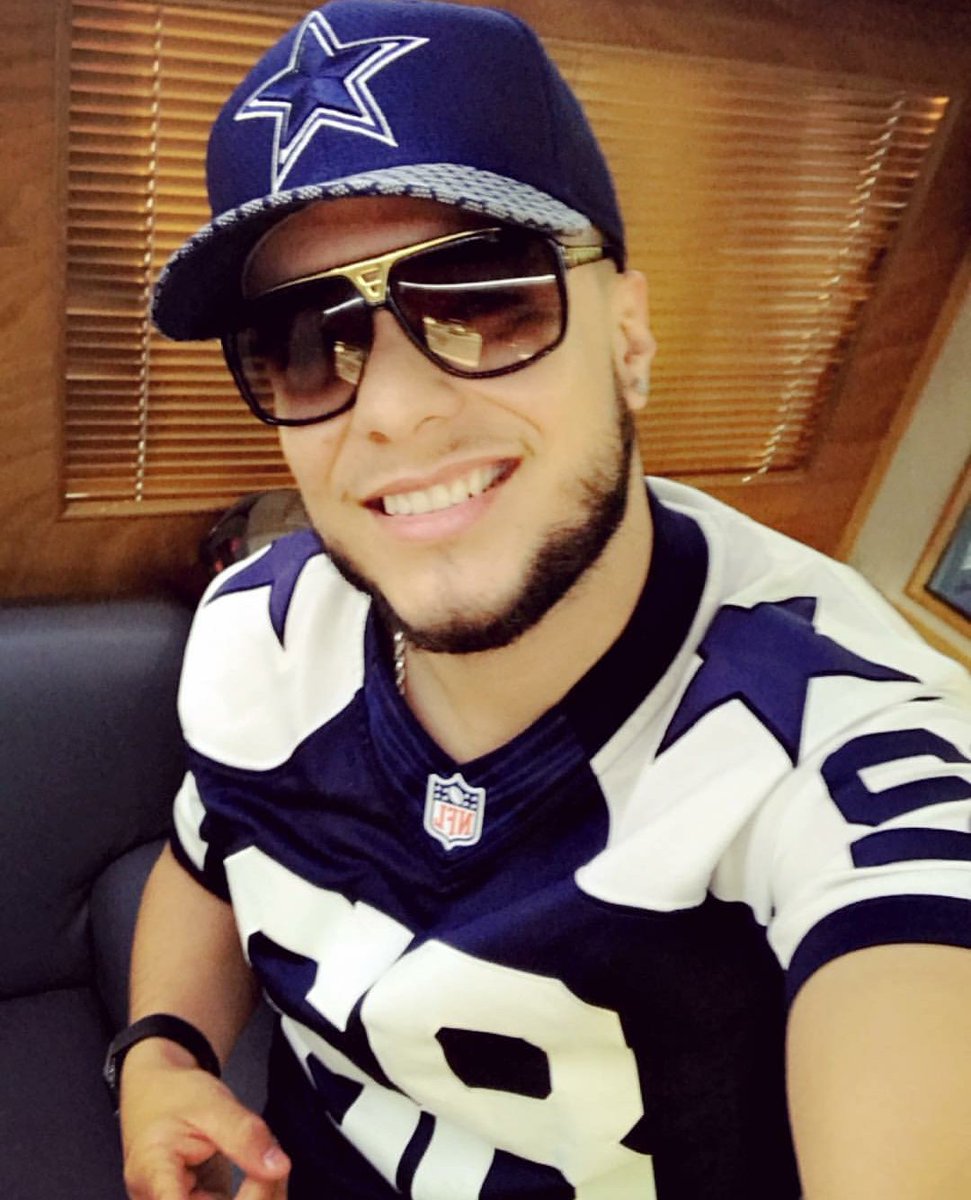 OnlyCowboysFans's tweet photo. @LorenzoMendezz @Chiquis626 
#OnlyCowboysFans #CowboysFans4Life #ForeverFaithfull #FanEnough #DallasCowboys https://t.co/4gcWXiY8es