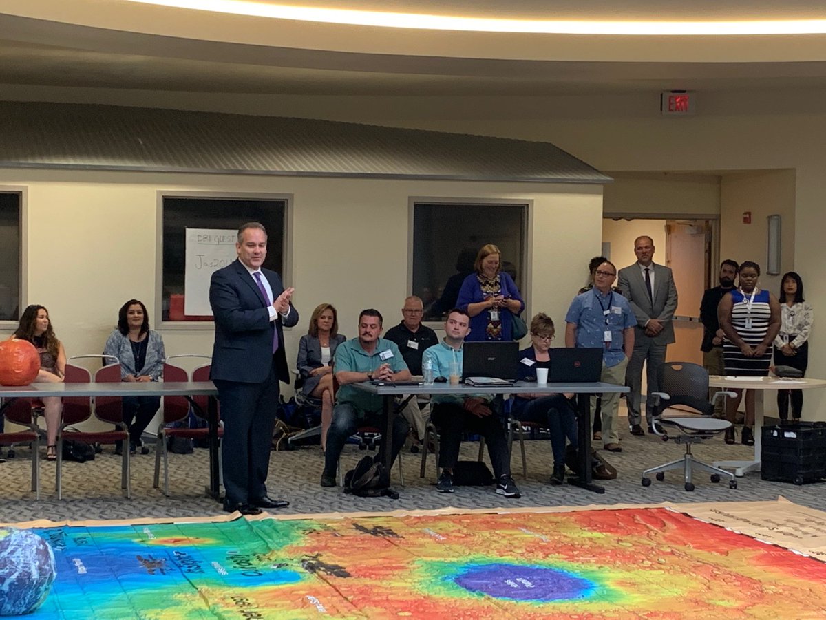 ClarkCountySch's tweet photo. .@SuptJaraCCSD welcoming CCSD science teachers at the Mars Map training. Thank you to the educational @CCSDPartnership with @ThePEFtoday @DRIScience @AldrinFamilyFdn 🌌 https://t.co/gimy833nwu
