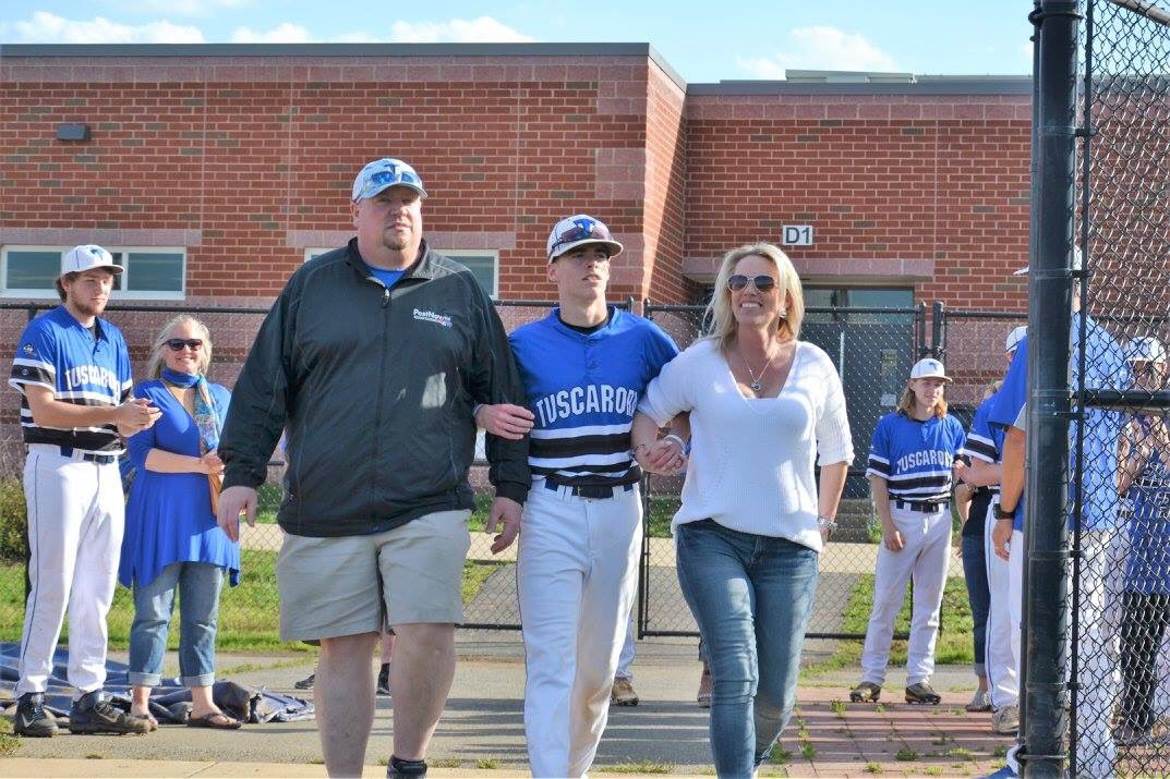 The Husky baseball family lost a great person and supporter of Husky baseball last night. You fought hard Mike. Prayers out to the Breeden family. Our hearts and thoughts are with you all today. 🙏