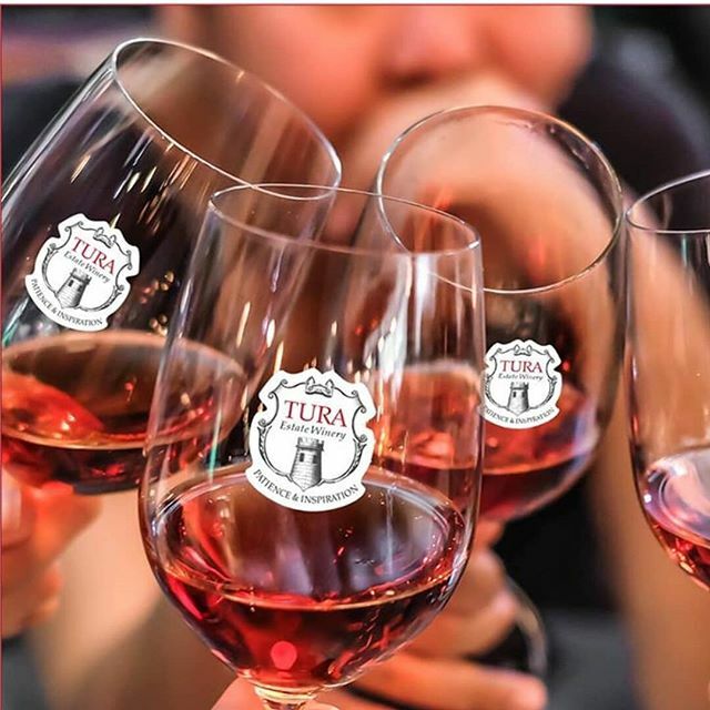 It's reason to celebrate! 🥂 Taste a Tura this Rosh Hashanah - you won't regret it. Award winning wines from an estate winery. @turawinery .
.
👉 Last chance deadlines for the East Coast are today and tomorrow! Check our shipping map to find your state… ift.tt/2ncAixv