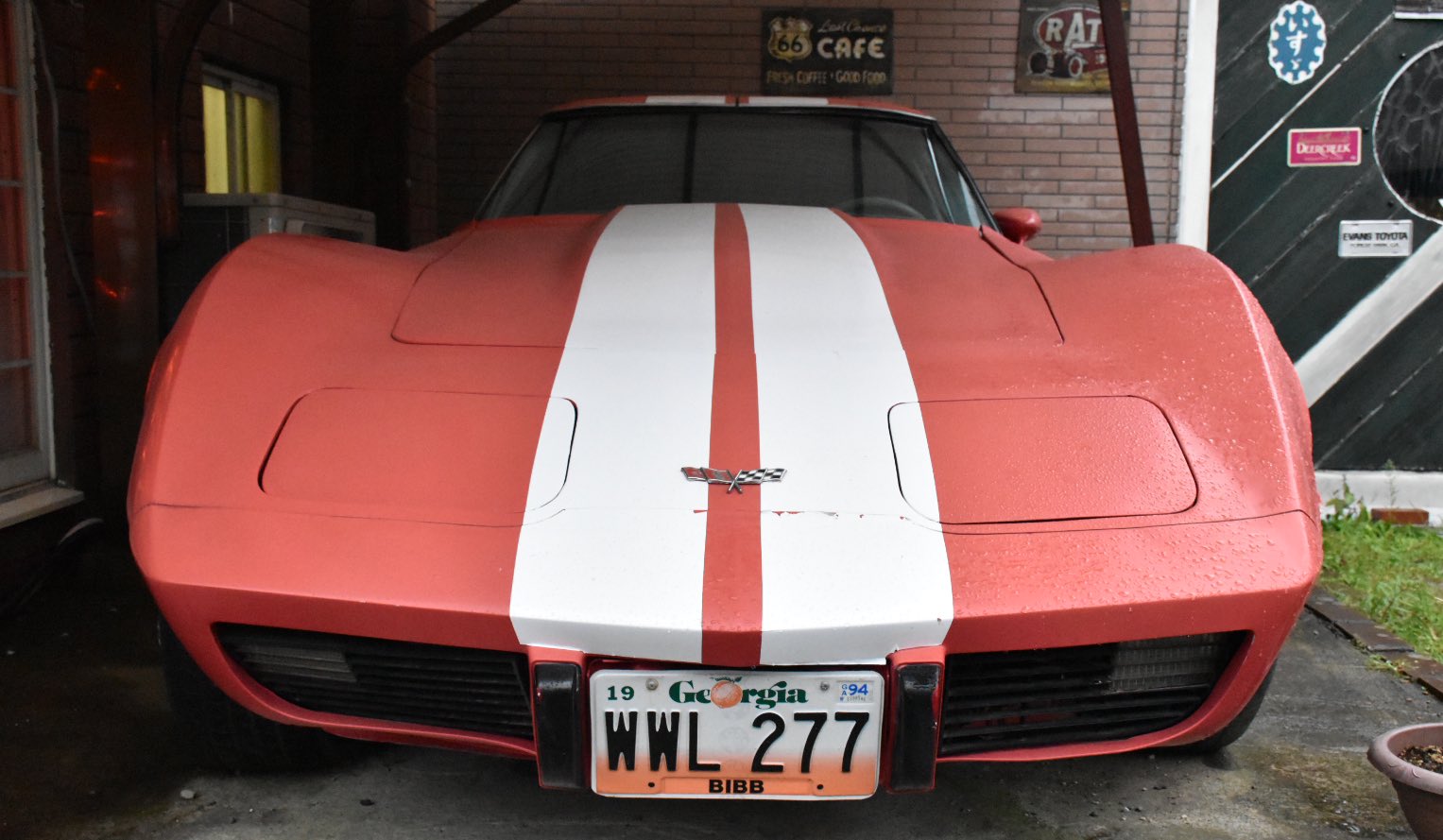 せんすいかん 特捜ロボ ジャンパーソンのダークジェイカーのベース車として私の中で有名なコルベットc3の後期っぽいモデルとも会うことができた 想像以上のロングノーズを堪能した後でサイドに回ると 車体後部が乱暴なほど短くてびっくりした 極端