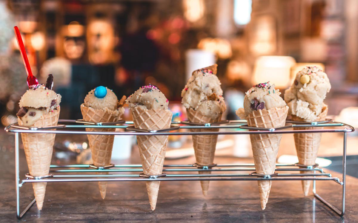 Avis aux gourmands 😋 
<a href="/wedoughfr/">WE DOUGH</a> débarque le 30 septembre à Italie Deux 🎈 🎉 Pour l'occasion on offre un petit cornet dégustation gratuit (chocolat au lait) aux 100 premiers clients (détenteurs de l’application Italie Deux PLUS)  🍫
👉 Rendez-vous dès 10h