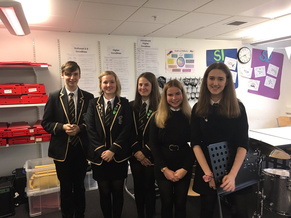DunHSmusic's tweet photo. Our ambassadors and a whole crowd of happy S2s are ready to welcome P7 and their parents to see what we get up to in Music in BGE! 🎼🎤🌟 #performancerocks #commitment #leadership https://t.co/GBl4NiTRup