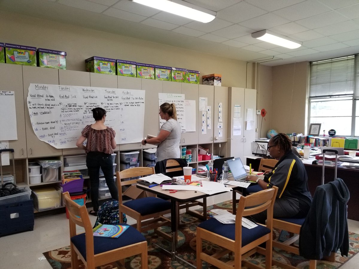 TehaniTrejo's tweet photo. Teachers are actively engaged in planning! #MovingtheBus #RoadtoSuccess @IsaacsES_HISD https://t.co/vHQsunD4Sj