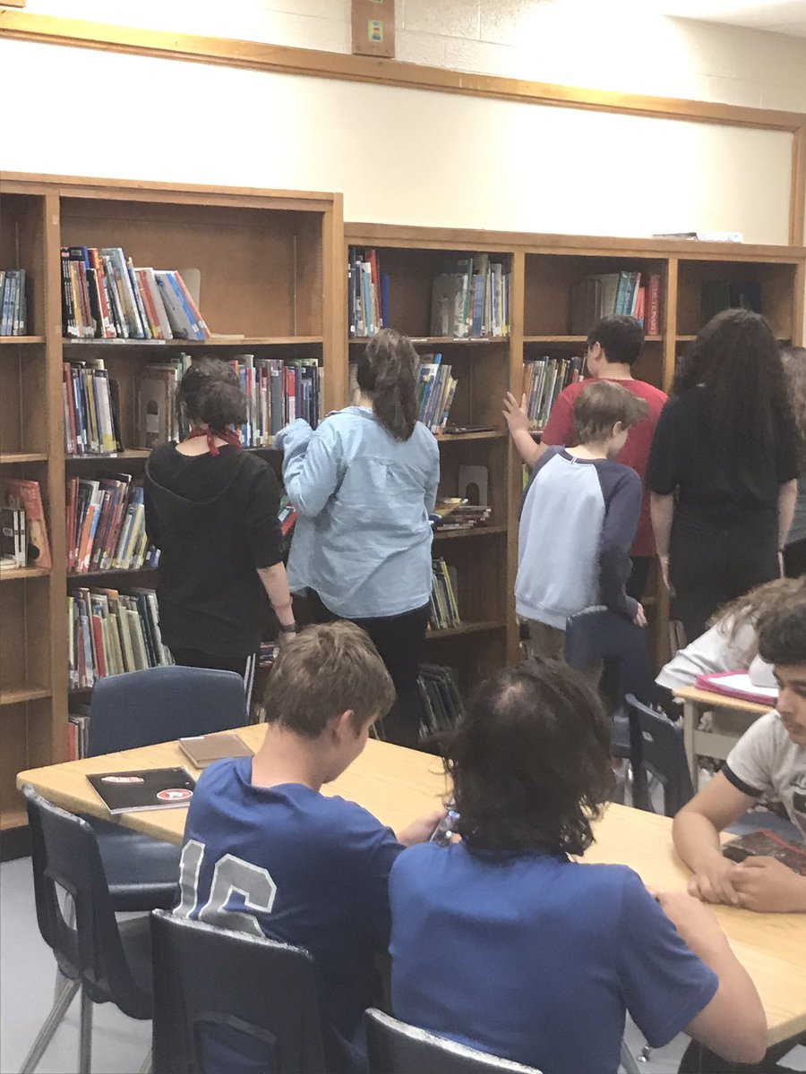 STramontozz's tweet photo. 8T exploring resources for their inquiry projects. @CityFalcons https://t.co/rPDraTI5lm