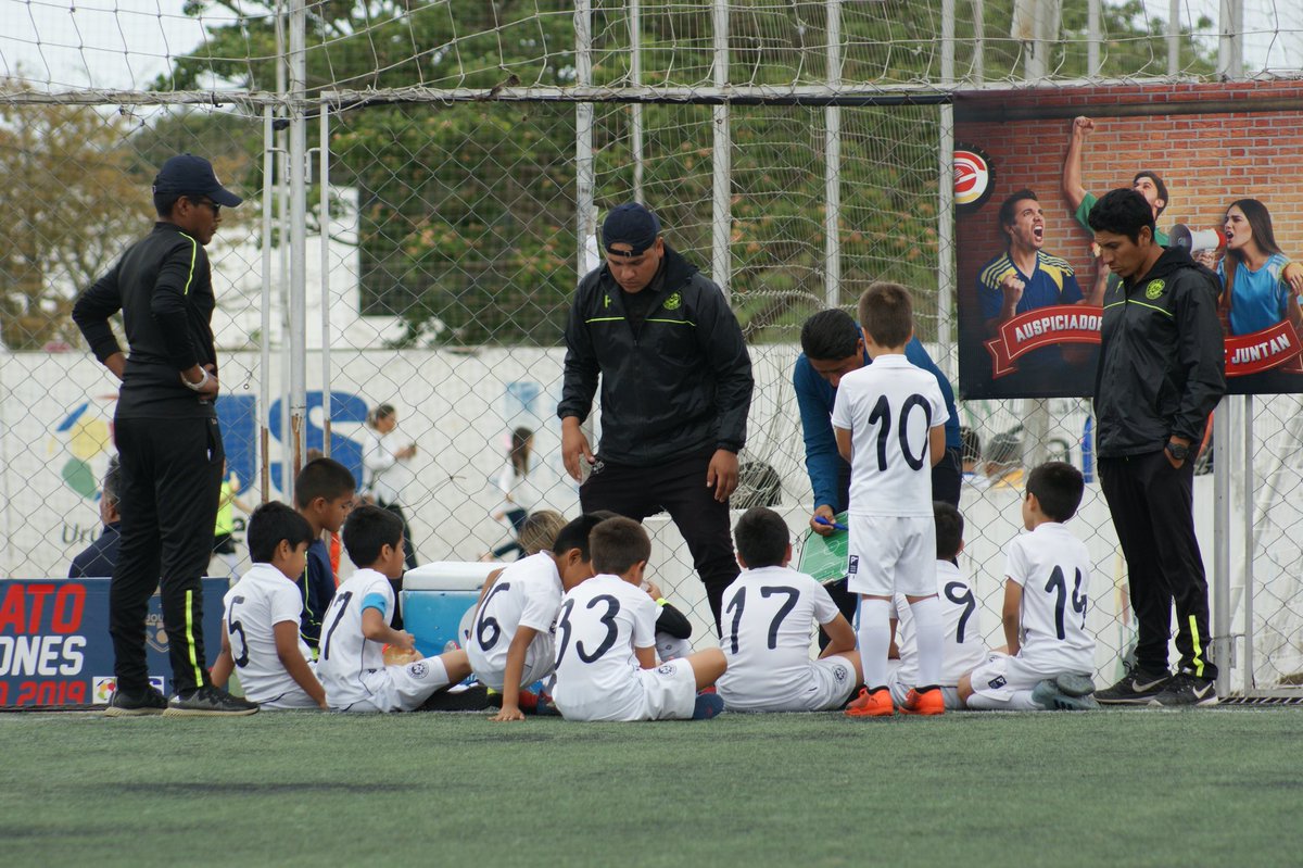 jmpsoccerschool's tweet photo. #YoSoyJMP #TodosSomosJMP #futbol #jmp #MetodoIntermitenteIntegral #photo #futbol #bolivia https://t.co/Fphpplt7pm