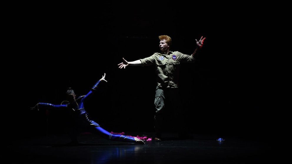 🎩El mago #Yunke trae a📍#Madrid su nuevo espectáculo #Hangar52, el espectáculo de magia “más grande” #MD515 <a href="/JessCosano/">Jesús Cosano</a> 

Estaremos con él, a partir de las ⌚️19:20h en <a href="/telemadrid/">Telemadrid</a>