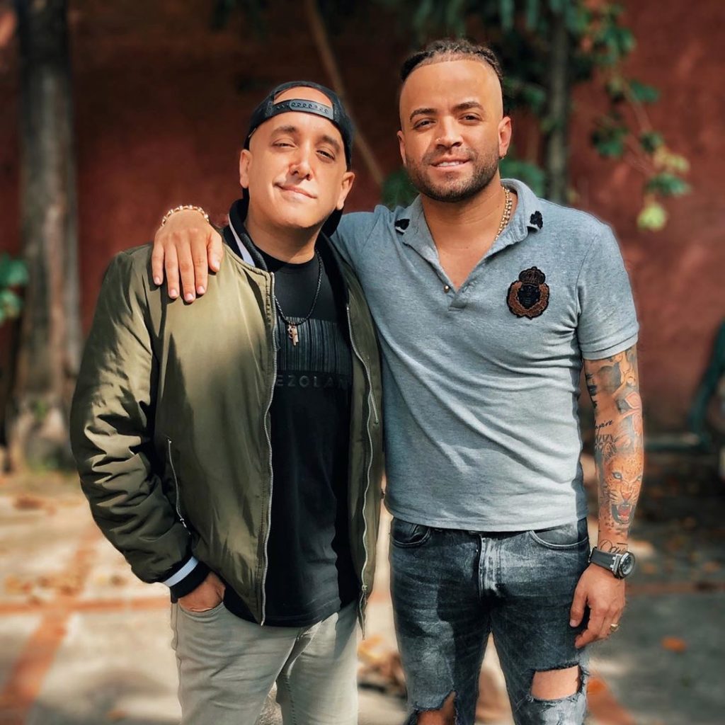 SoyNuevaPrensa's tweet photo. Franco Bellomo y #Nacho "asoman" nueva colaboración - https://t.co/8rSY7KvSFR
#SoyNuevaPrensa #Colaboracion #FrancoBellomo #LaCriatura #LsQuadron #Urbano #Cultura #Música https://t.co/i6a1pf5wrY