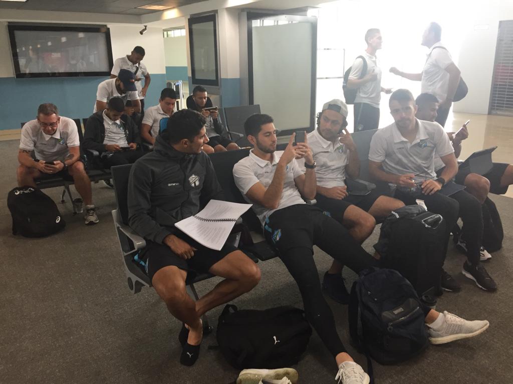 CremasOficial's tweet photo. 🛫 ¡NOS VAMOS A HONDURAS! 👨‍✈️

#VamosCremas #DaleAlbo https://t.co/ghwElXNuex
