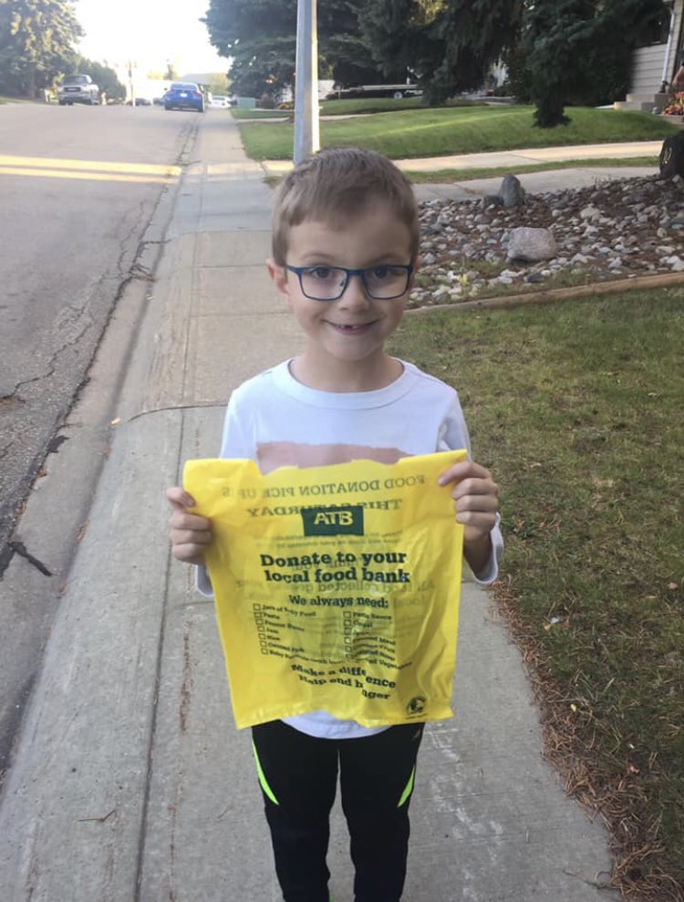 natalie_macd's tweet photo. The bags are going out here in #shpk. I delivered my bags this morning, and had great conversations about the needs of the Stathcona Food Bank. I might have met some really cute dogs too. Let’s do this! #albertafooddrive #strathco https://t.co/oxgafOMuw7