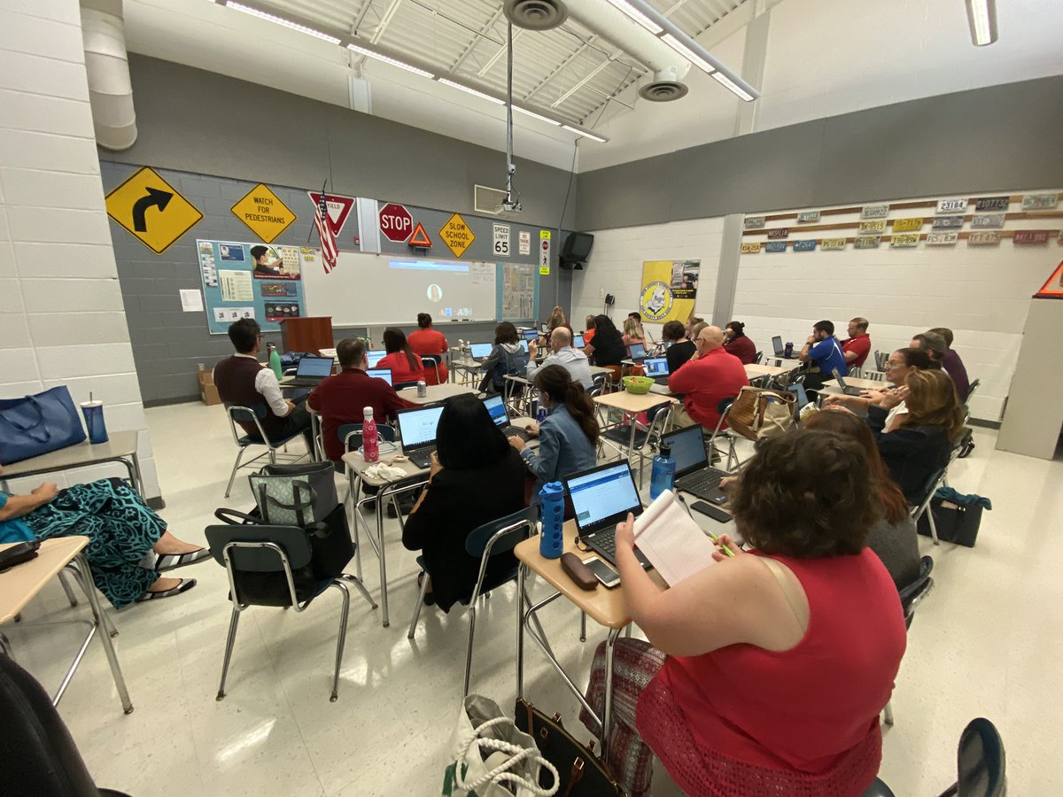 BravermanHHS's tweet photo. AP presentation by @floydteachcoach #APCLASSROOM #professionaldevelopment @CollegeBoard #APSUPPORT #resources https://t.co/V0ectfgPp1