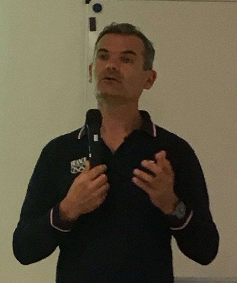 frlegentilhomme's tweet photo. Beau succès ce soir pour la conférence organisée par le #crepspdl  sur « les activités scientifiques de la fédération de ski » avec Nicolas Coulmy à l’école Centrale de Nantes https://t.co/7FsdQ4q1p9