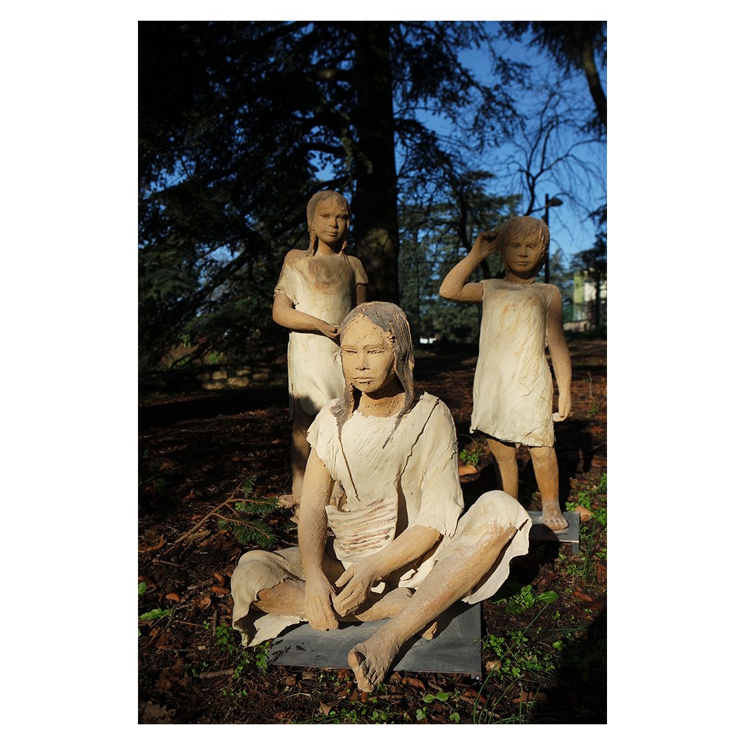 TchendukuaKogis's tweet photo. Aujourd’hui, nous vous présentons Marie-Hélène Vallade-Huet qui, à travers ses créations, soutient l’association en réalisant des sculptures d’enfants kogis. Un grand merci à elle.

Voici son site internet avec ses autres réalisations : https://t.co/dvntyZ51zU https://t.co/eJTAy9quOO
