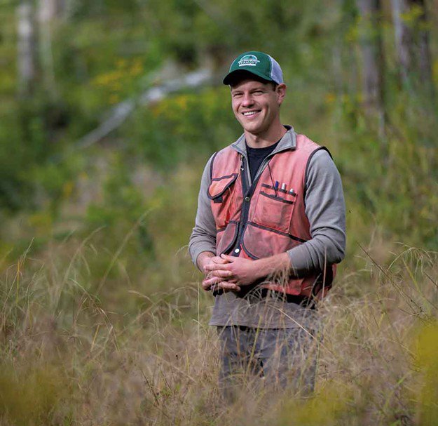 VTForestSummit's tweet photo. Here's a great spotlight on Vermonter and forester Ethan Tapper. @sevendaysvt caught up with him to learn about what foresters do, how Vermont forests are faring and why he loves his job: https://t.co/AjxkYecm1u. #ForestProud #LocalWoodLocalGood #VermontWood https://t.co/doEn4MARQQ