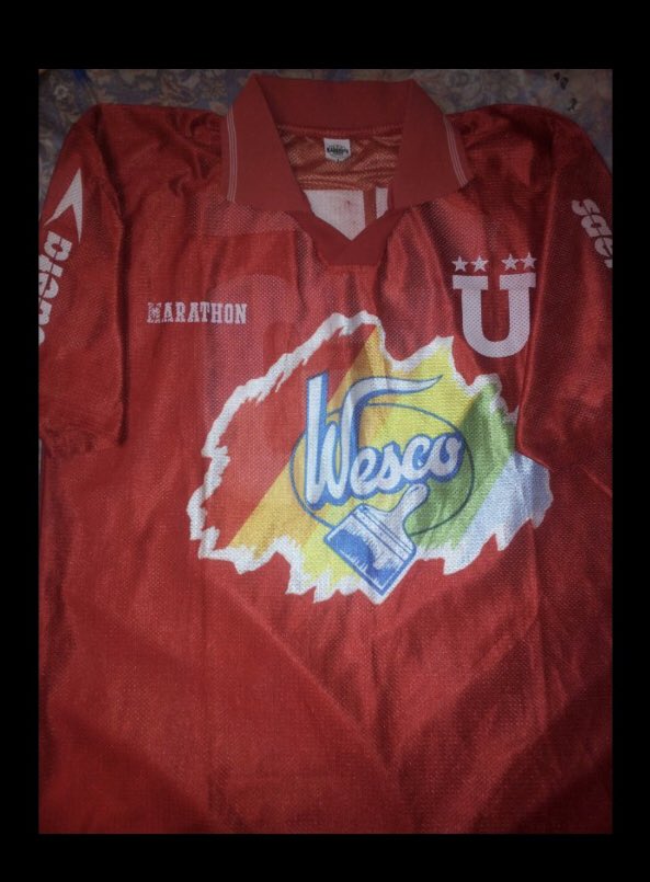 Busco estas camisetas de Liga, me pueden dar un Rt por favor, ya que tienen bastantes seguidores y puede llegar a más personas, les agradezco @LaRedEcuador